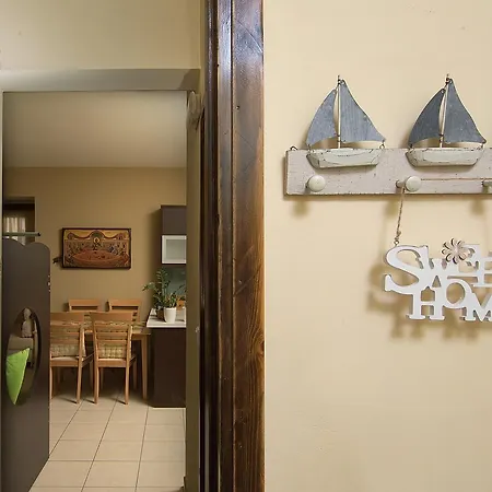 Daire Home Suites Hersonissos (Crete)