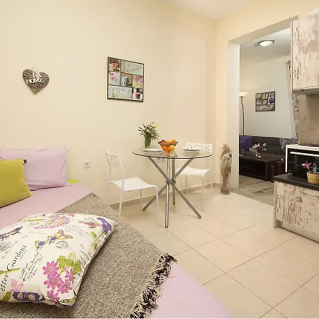 Daire Home Suites Hersonissos (Crete)