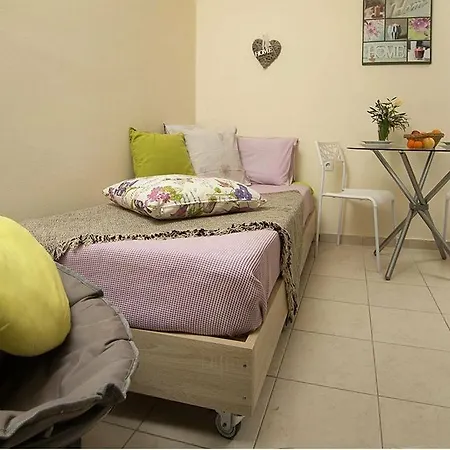 Home Suites Apartment